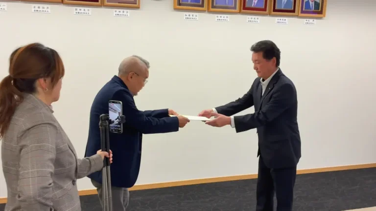 2025年12月16日（火）長崎県大石知事に対し「川棚川水系流域委員会」の設置要請書を提出しました。